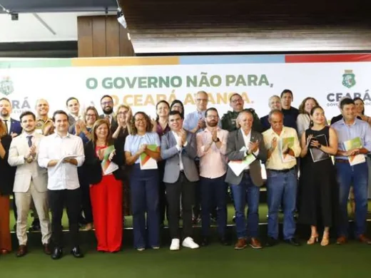 Entrega de planos de prevenção em municípios do Ceará